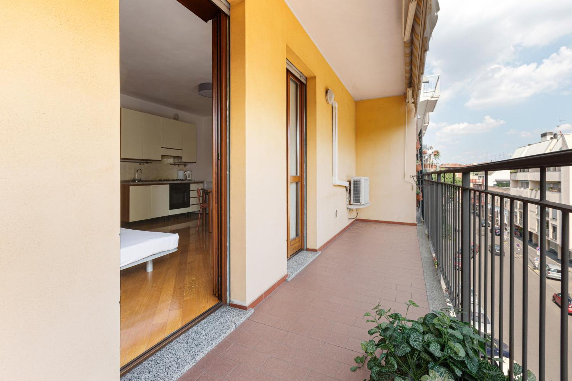 Cosy Studio With Balcony & Private Garage Milán Exterior foto