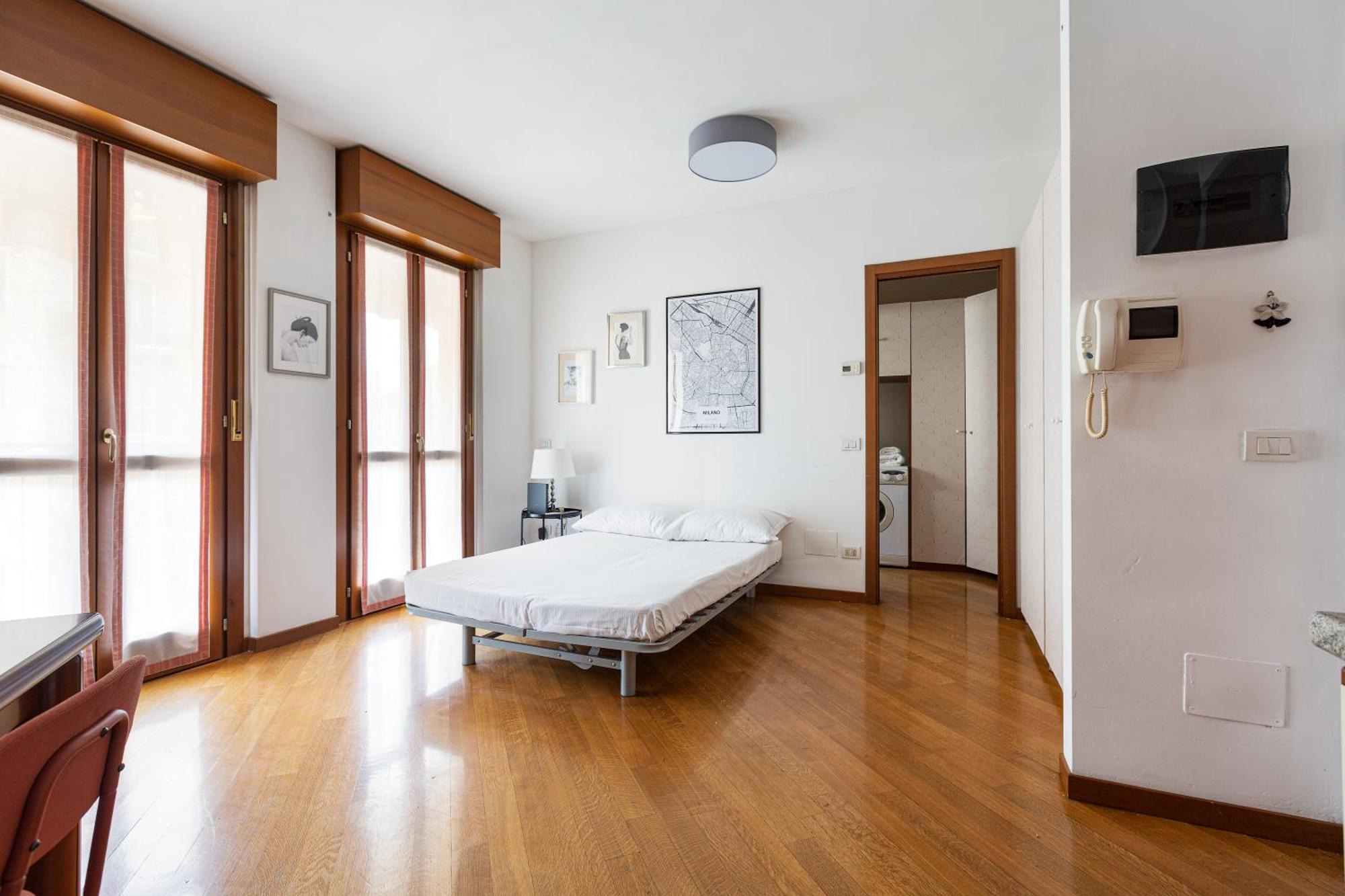 Cosy Studio With Balcony & Private Garage Milán Exterior foto