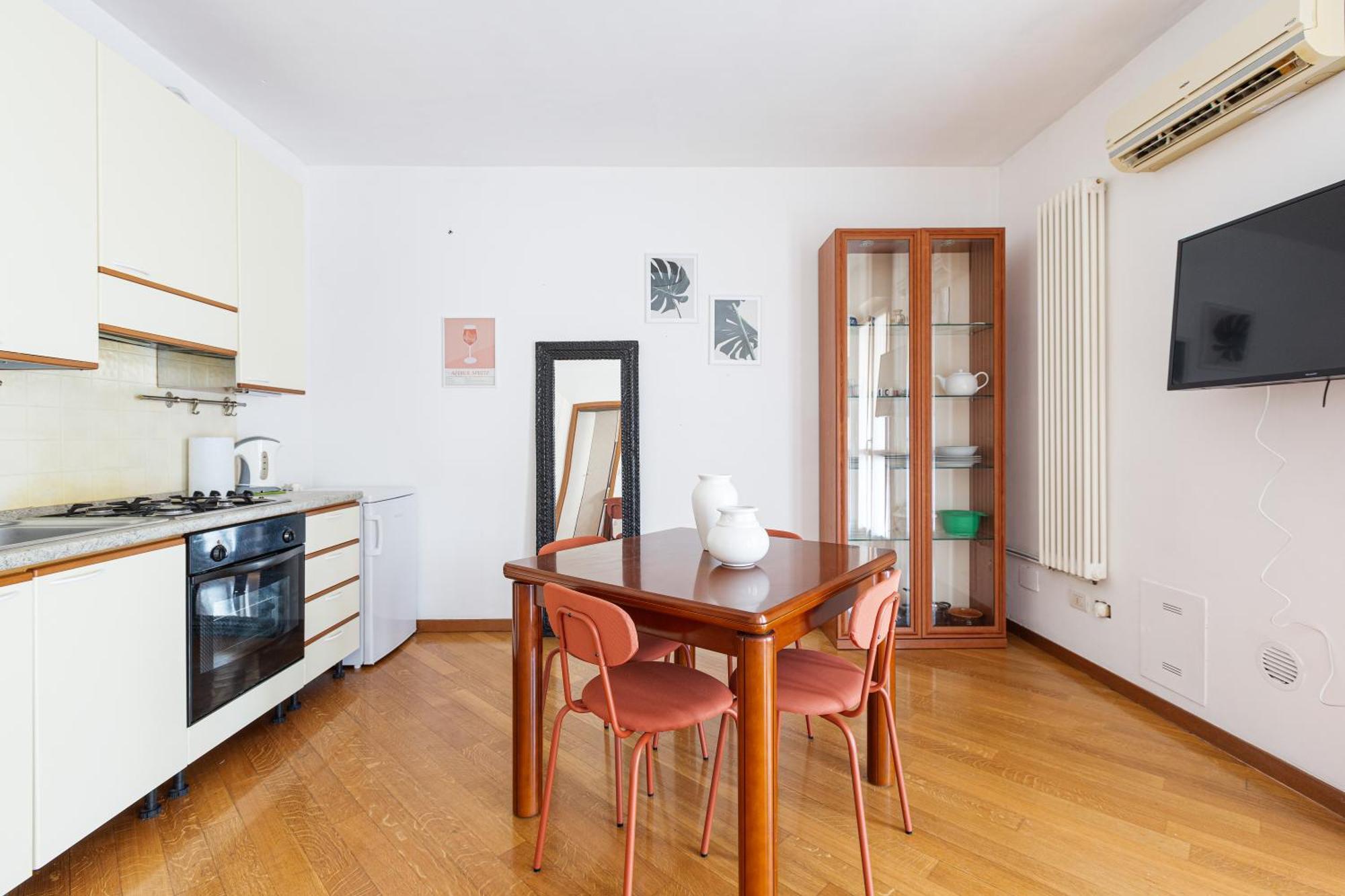 Cosy Studio With Balcony & Private Garage Milán Exterior foto