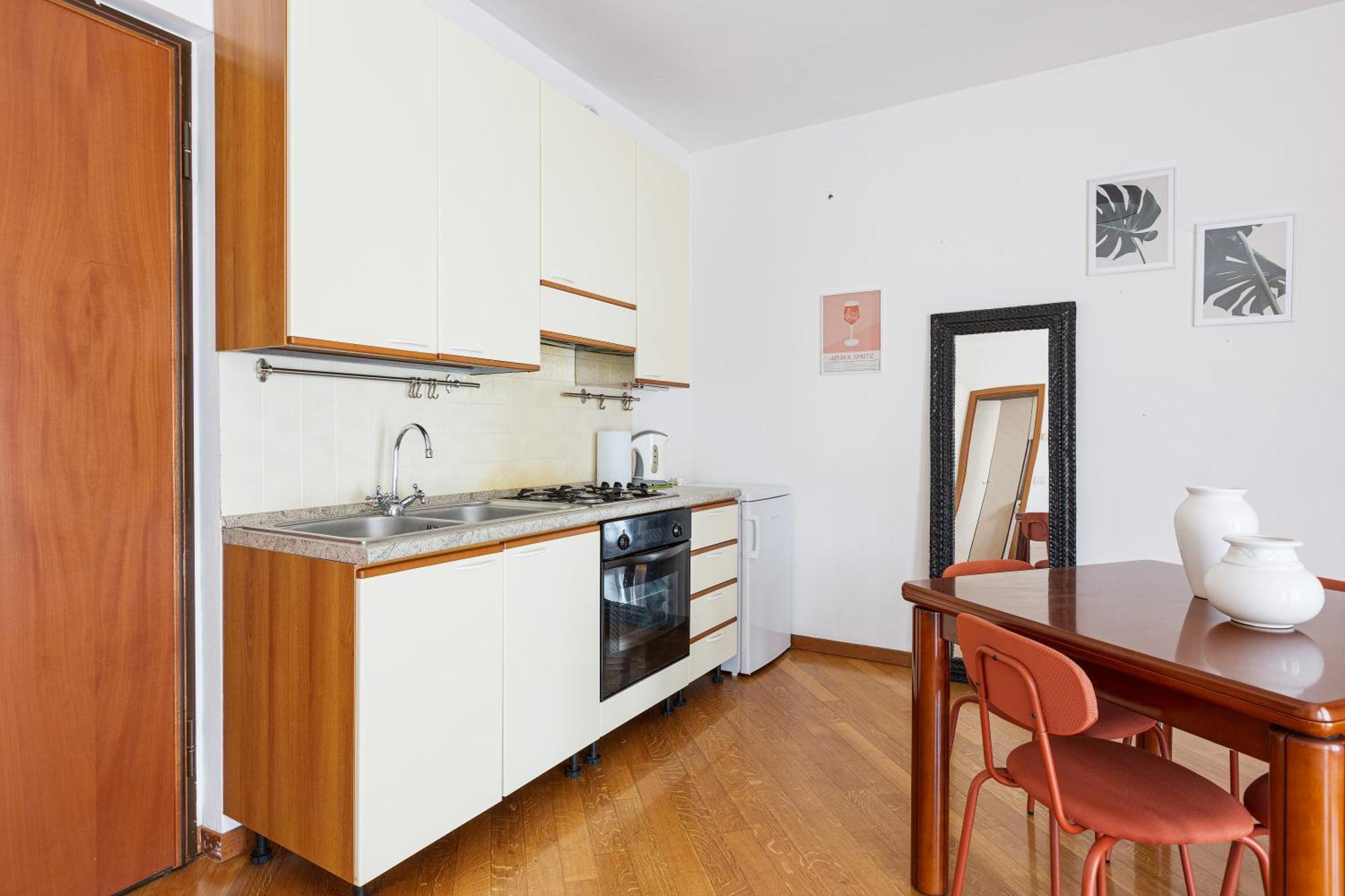 Cosy Studio With Balcony & Private Garage Milán Exterior foto